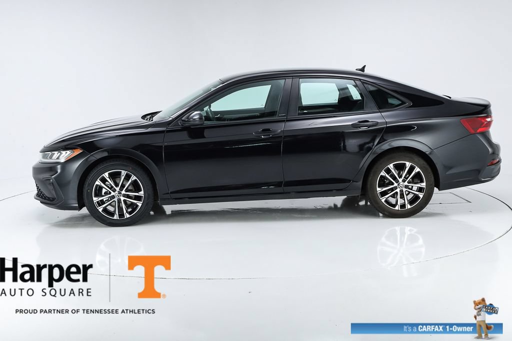 Used 2025 Volkswagen Jetta Sport FWD image 2