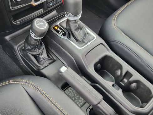 New 2026 Jeep Gladiator Sport AWD/4WD image 17