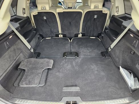 Certified 2025 Volvo XC90 T8 Plus AWD/4WD image 14