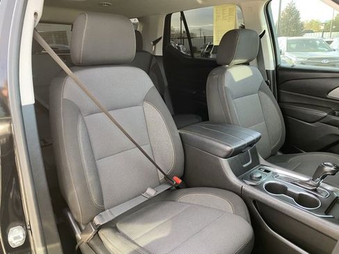 Used 2020 Chevrolet Traverse LT image 9