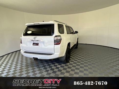 Used 2018 Toyota 4Runner SR5 image 7