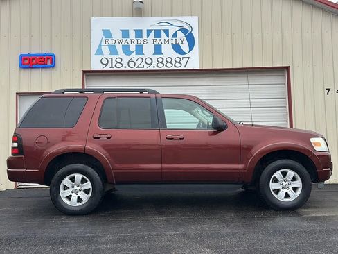 Used 2010 Ford Explorer XLT image 17