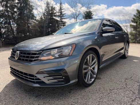 Used 2017 Volkswagen Passat 1.8T R-Line image 3