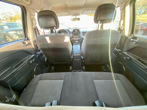 Used 2014 Jeep Compass Sport image 12