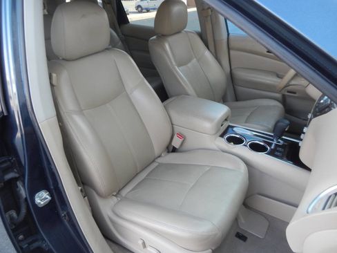 Used 2014 Nissan Pathfinder SL w/ SL Tech Package FWD image 42