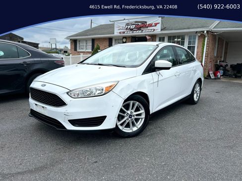 Used 2018 Ford Focus SE FWD image 1