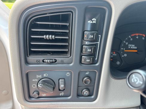 Used 2005 Chevrolet Silverado 2500 LT w/ Heavy-Duty Power Package image 36