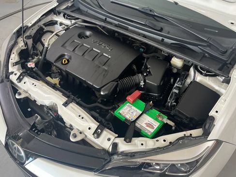 Used 2018 Toyota Corolla XLE FWD image 11