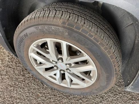 Used 2018 GMC Acadia SLE FWD image 11