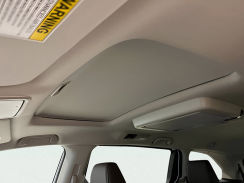 New 2026 Honda Odyssey Touring image 22