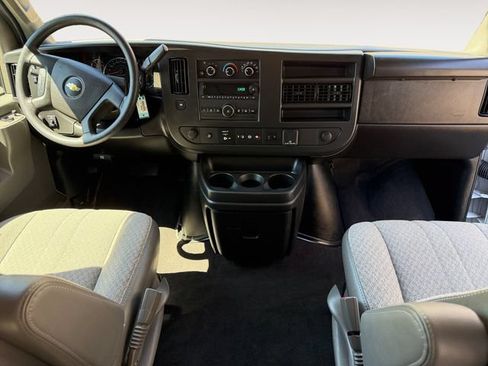 Used 2025 Chevrolet Express 3500 LT w/ LT Preferred Equipment Group RWD image 10