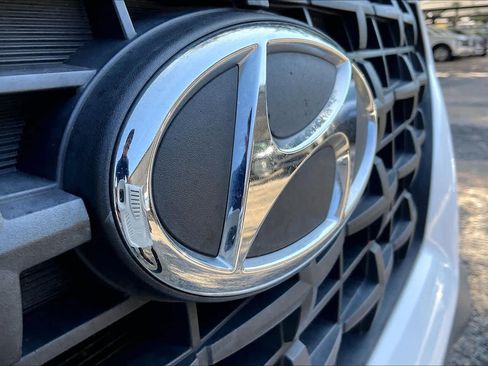 Used 2021 Hyundai Venue SE FWD image 31