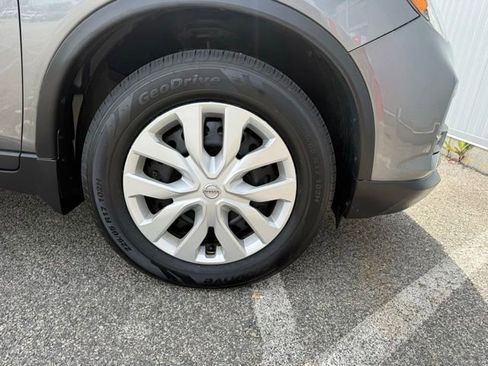 Used 2019 Nissan Rogue S AWD/4WD image 22