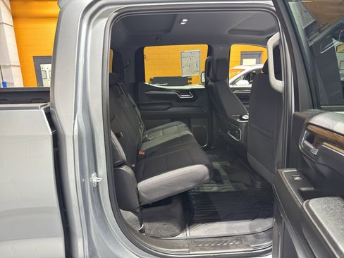 Used 2025 GMC Sierra 1500 Elevation w/ LPO, Elevation Black Package image 23