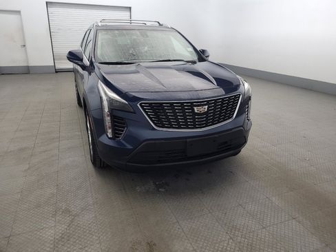 Used 2019 Cadillac XT4 Luxury w/ Cold Weather Package image 14