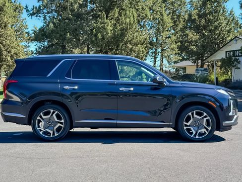 Used 2024 Hyundai Palisade SEL AWD/4WD image 3