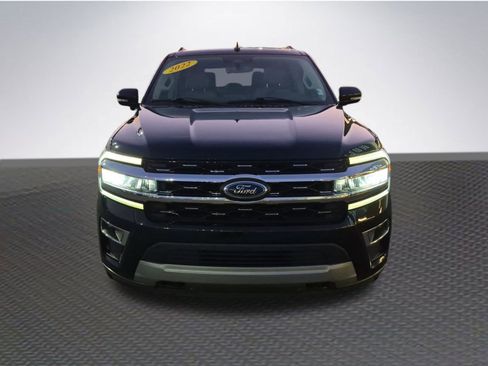 Used 2022 Ford Expedition Limited image 3