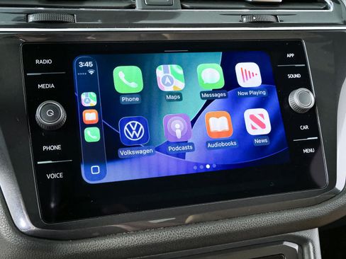 Certified 2023 Volkswagen Tiguan SE R-Line FWD image 17