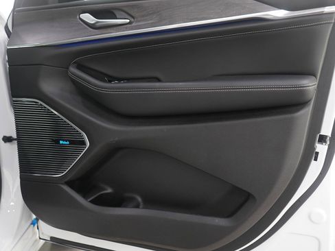 Used 2023 Jeep Grand Cherokee Overland image 9