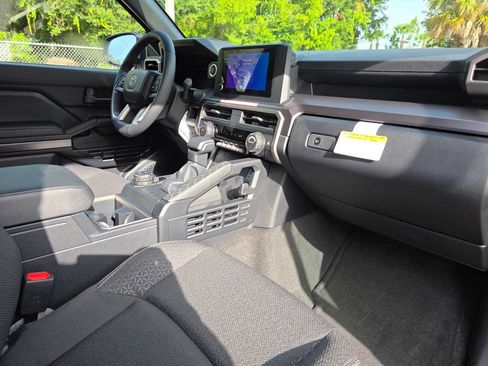 New 2026 Toyota 4Runner SR5 AWD/4WD image 13