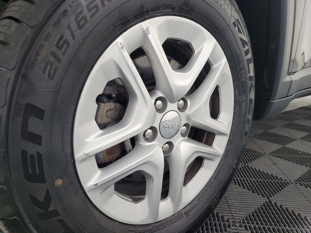 Used 2018 Jeep Compass Sport w/ Cold Weather Group AWD/4WD image 31