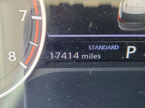 Used 2025 Nissan Rogue SV image 22