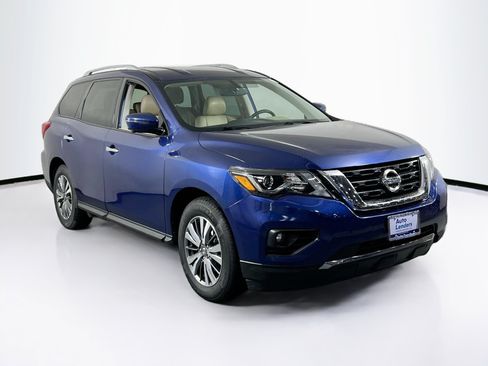 Used 2019 Nissan Pathfinder SL FWD image 3
