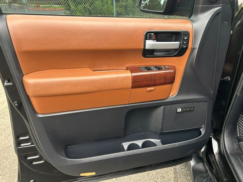 Used 2016 Toyota Sequoia Platinum image 10