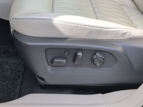 Used 2021 Buick Envision Avenir w/ Technology Package II image 15