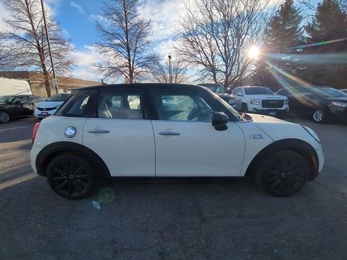 Used 2019 MINI Cooper S w/ Premium Package image 4