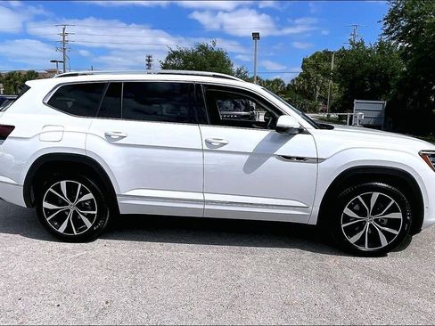 Certified 2026 Volkswagen Atlas SEL Premium R-Line image 4