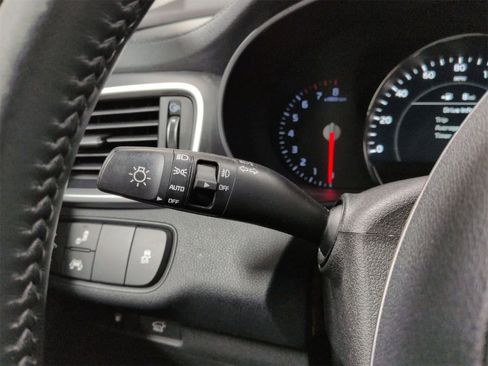 Used 2019 Kia Sorento EX image 27