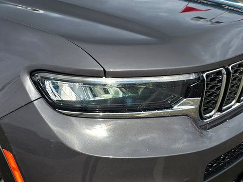 Certified 2021 Jeep Grand Cherokee L Limited AWD/4WD image 30