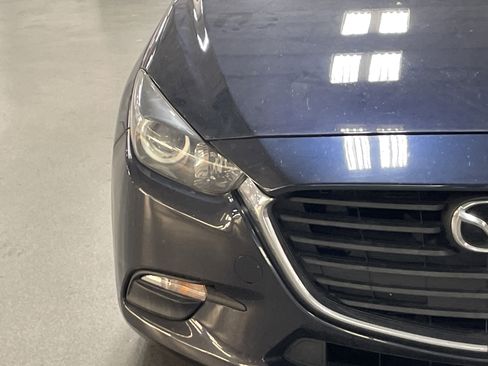Used 2018 MAZDA MAZDA3 Touring image 5