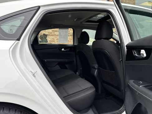 Used 2019 Kia Forte S w/ S Premium Package image 12