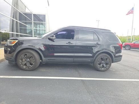 Used 2019 Ford Explorer Sport w/ Equipment Group 401A AWD/4WD image 4