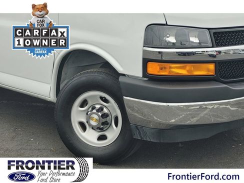 Used 2024 Chevrolet Express 3500 LT w/ LT Preferred Equipment Group RWD image 6