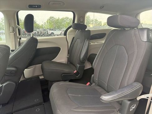 Used 2023 Chrysler Voyager LX FWD image 18