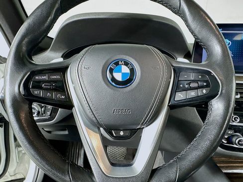 Used 2023 BMW 530e image 41