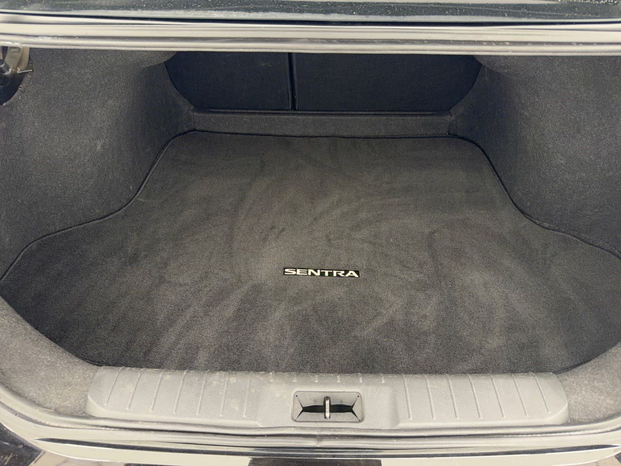 Used 2025 Nissan Sentra SV FWD image 28