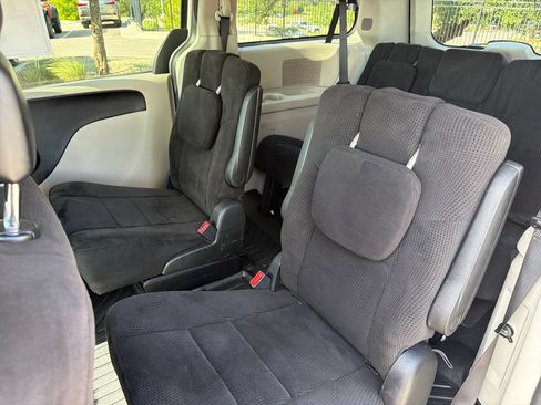 Used 2012 Dodge Grand Caravan SE FWD image 33