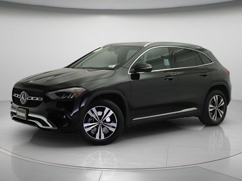 Certified 2026 Mercedes-Benz GLA 250 4MATIC image 3