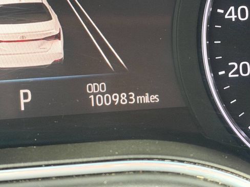 Used 2019 Toyota Avalon Limited image 48