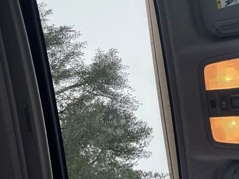 Used 2012 Toyota RAV4 4WD V6 w/ Upgrade Value Pkg image 17