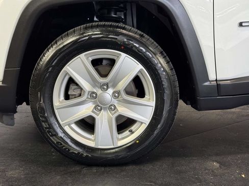 Used 2022 Jeep Compass Latitude AWD/4WD image 9