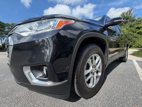 Used 2020 Chevrolet Traverse LT FWD image 33