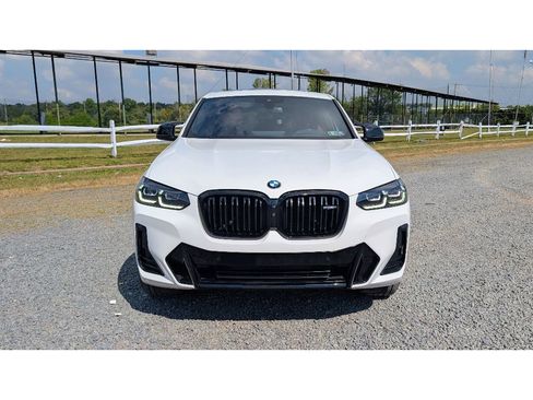 Used 2023 BMW X4 M40i w/ Premium Package image 2