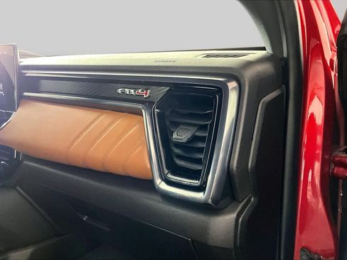 Used 2023 GMC Canyon AT4 w/ AT4 Premium Package AWD/4WD image 18