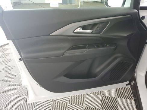 New 2026 Chevrolet Equinox EV LT image 24