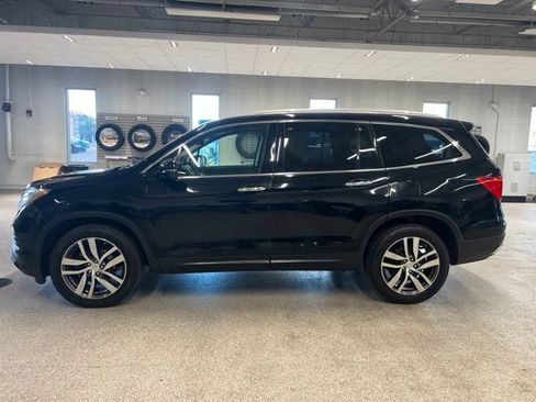 Used 2017 Honda Pilot Elite image 12